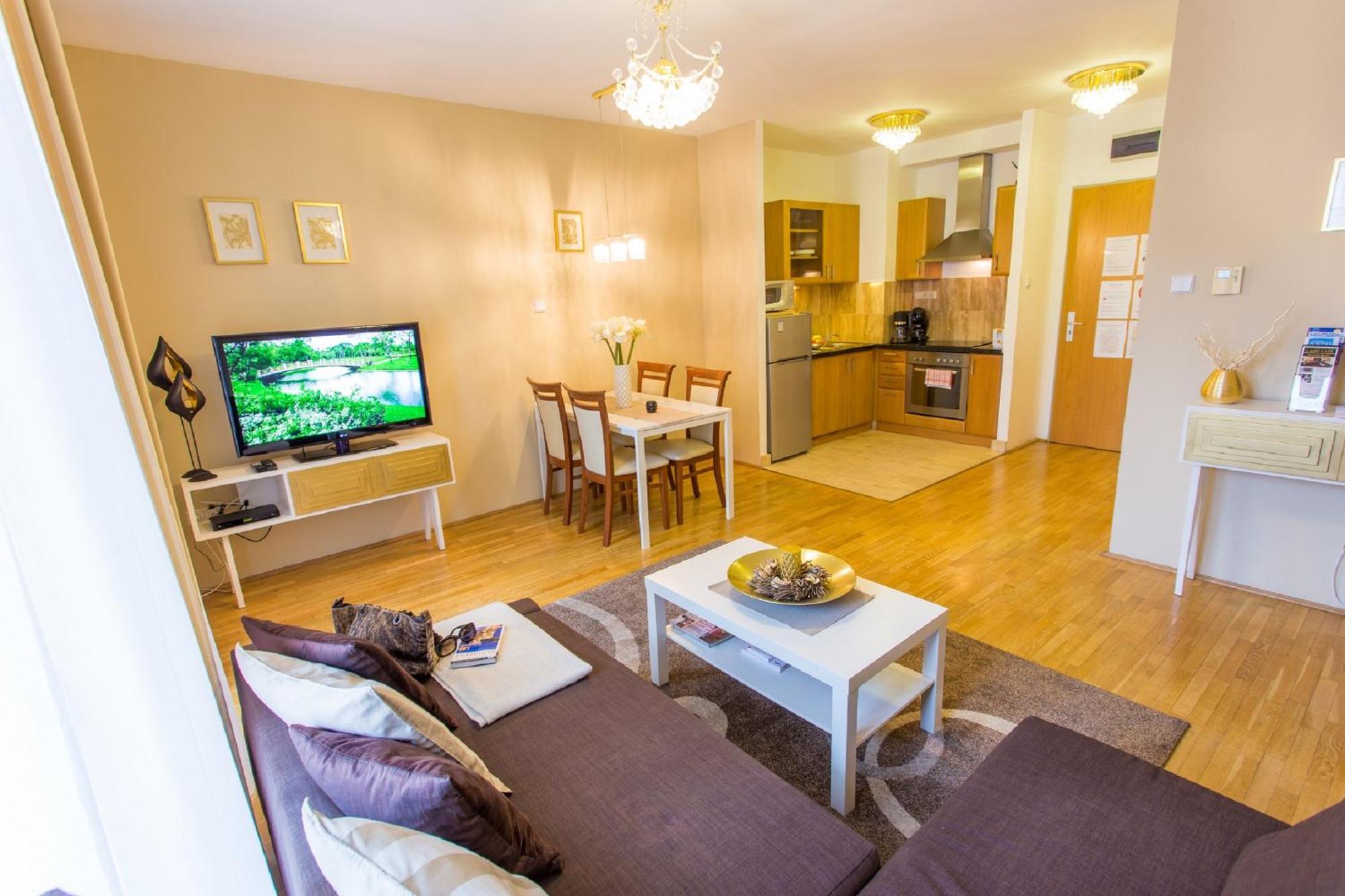 Colours Apartments Superior With Free Parking Budapest Exterior photo