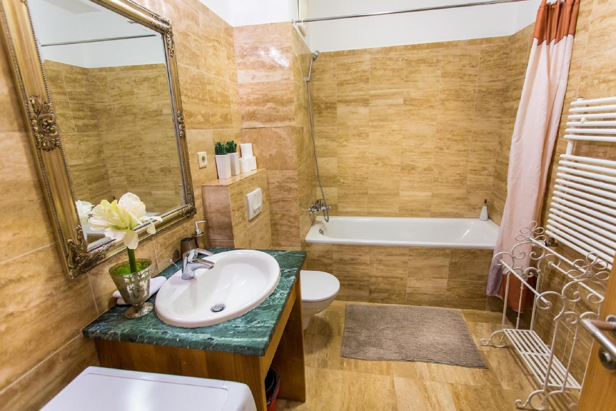 Colours Apartments Superior With Free Parking Budapest Exterior photo